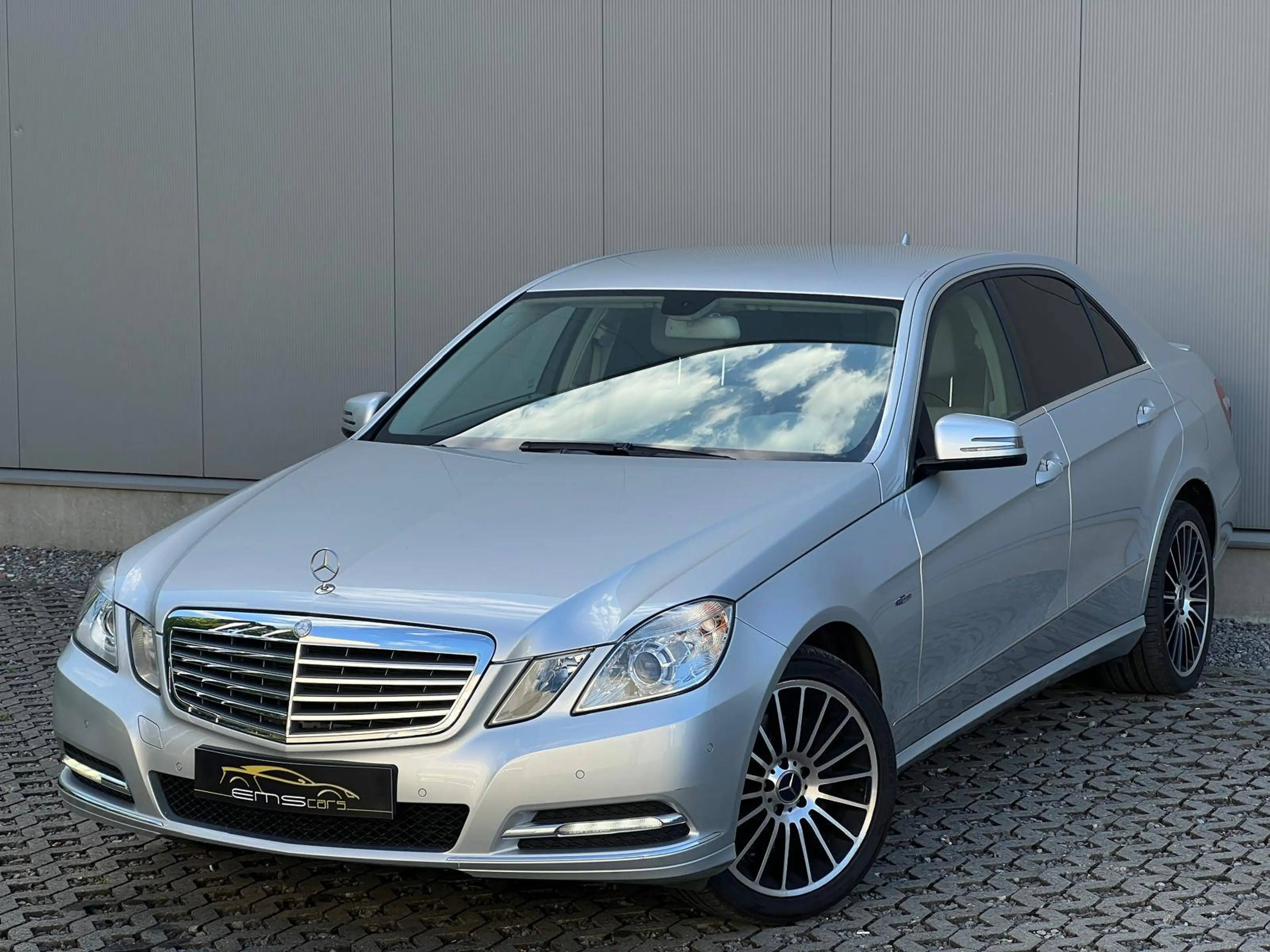 Mercedes-Benz E 250 BE Elegance Automaat- Benzine- 59.032Km- 2012- Airco- Led — photo 2