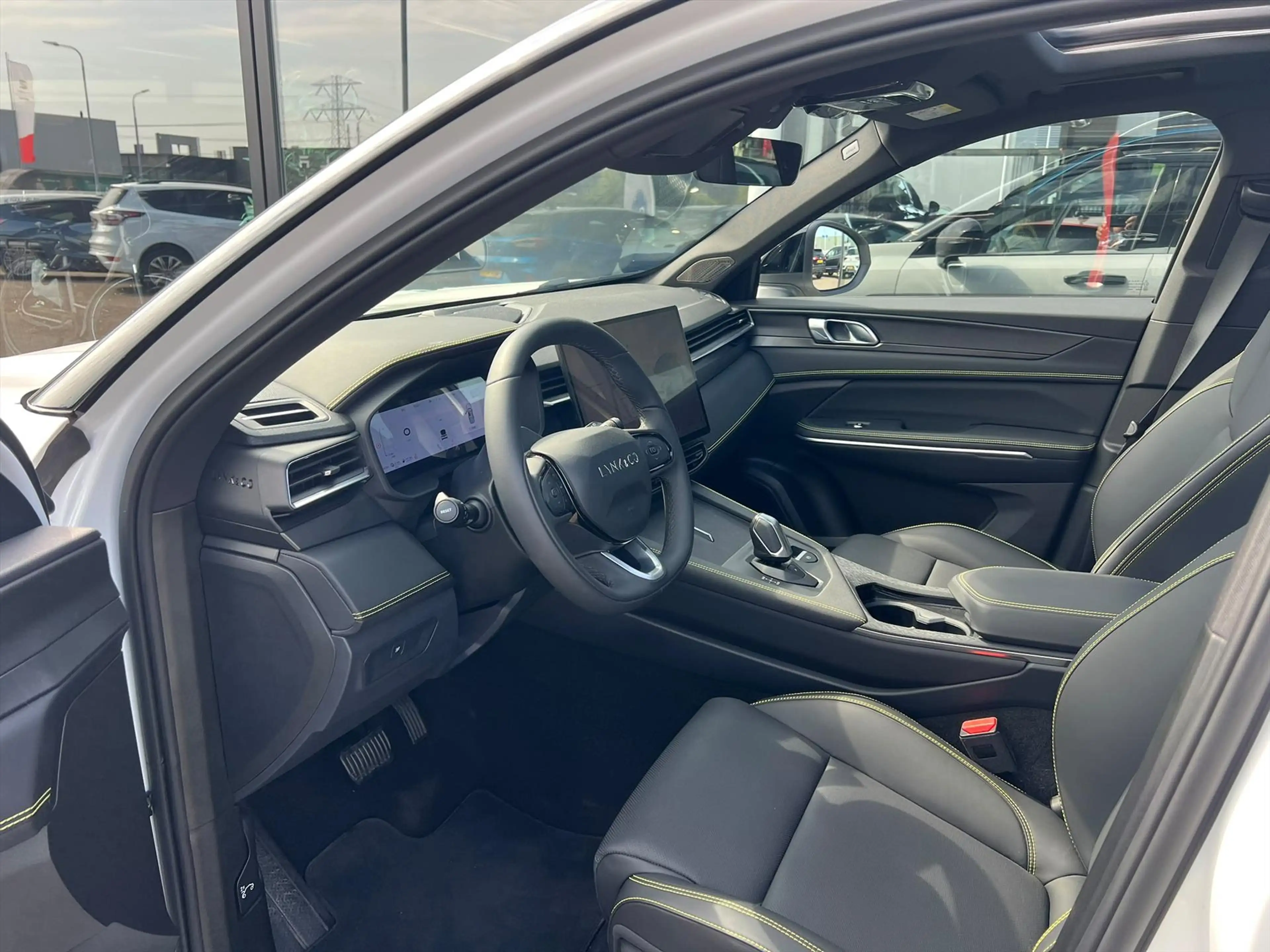 Lynk & Co 01 1.5 276pk PHEV 3DTH More , Panodak , 360gr Camera — photo 10