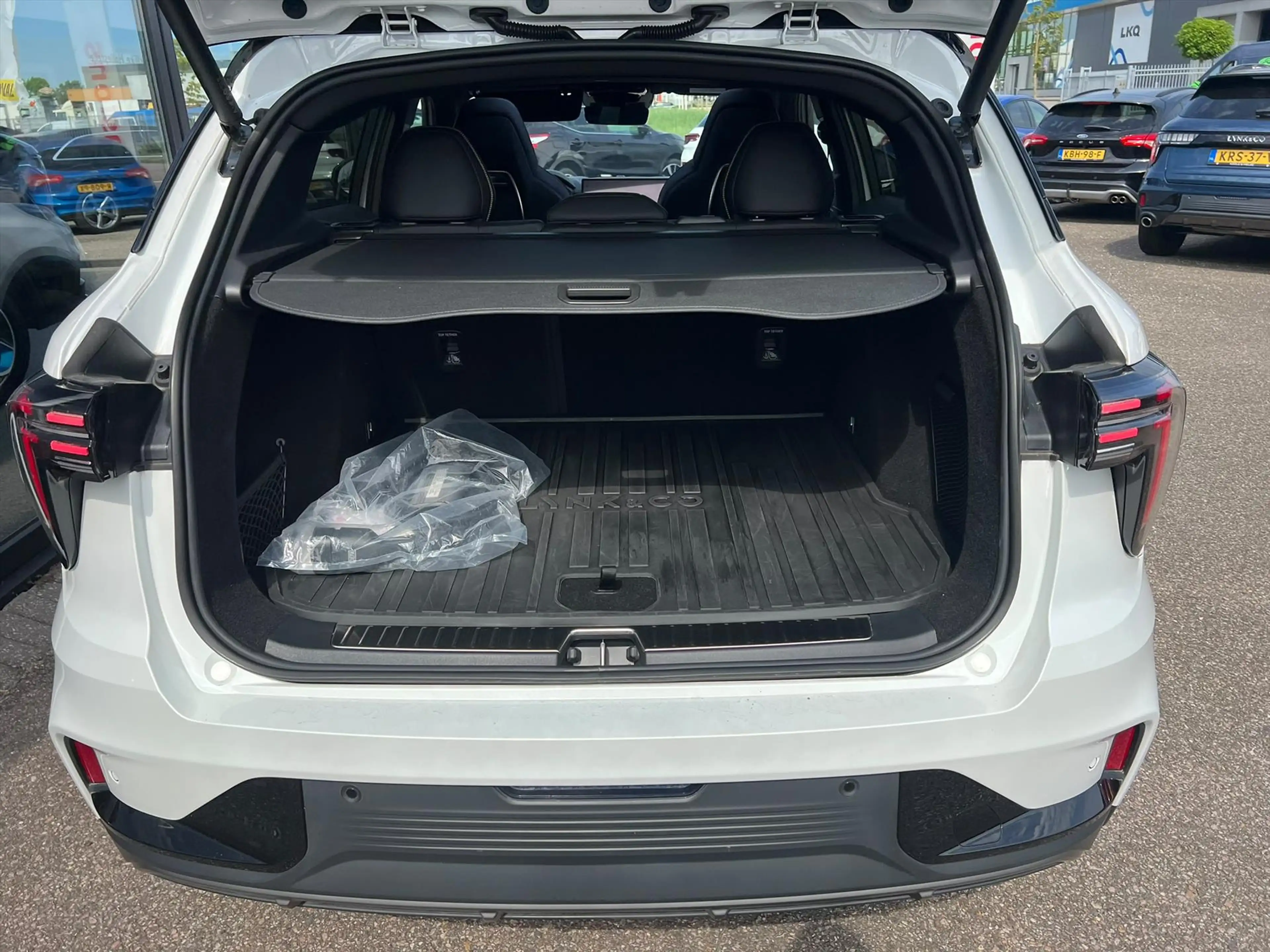 Lynk & Co 01 1.5 276pk PHEV 3DTH More , Panodak , 360gr Camera — photo 8