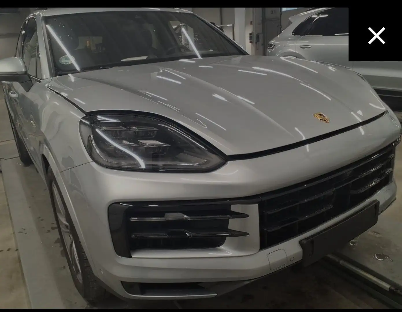Porsche Cayenne E-Hybrid*Luft*AHK*21"Alu*BOSE*InnoDrive* Silber - 2