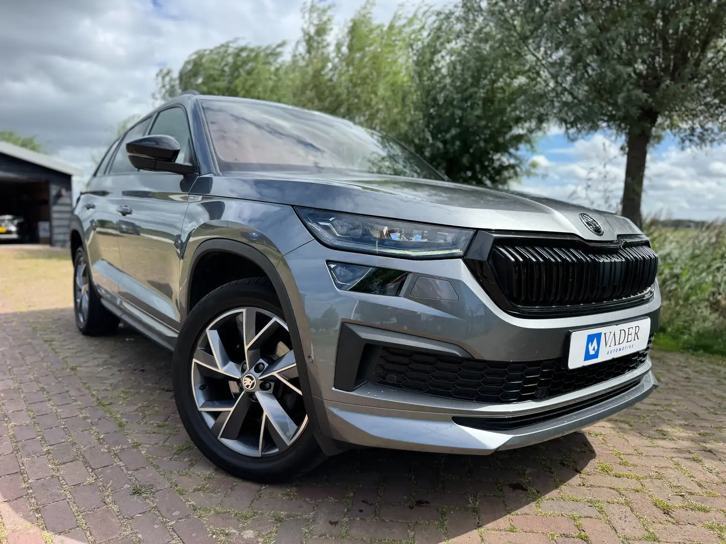 Skoda Kodiaq 1.5 TSI DSG Sportline 7 Zits Panodak Trkh Virtual Grijs - 1