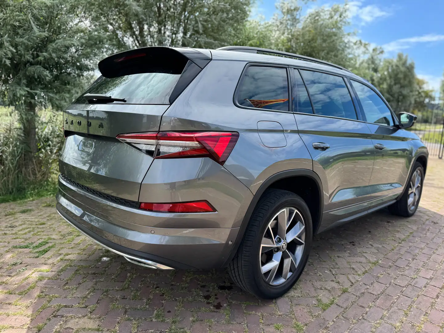 Skoda Kodiaq 1.5 TSI DSG Sportline 7 Zits Panodak Trkh Virtual Grijs - 2