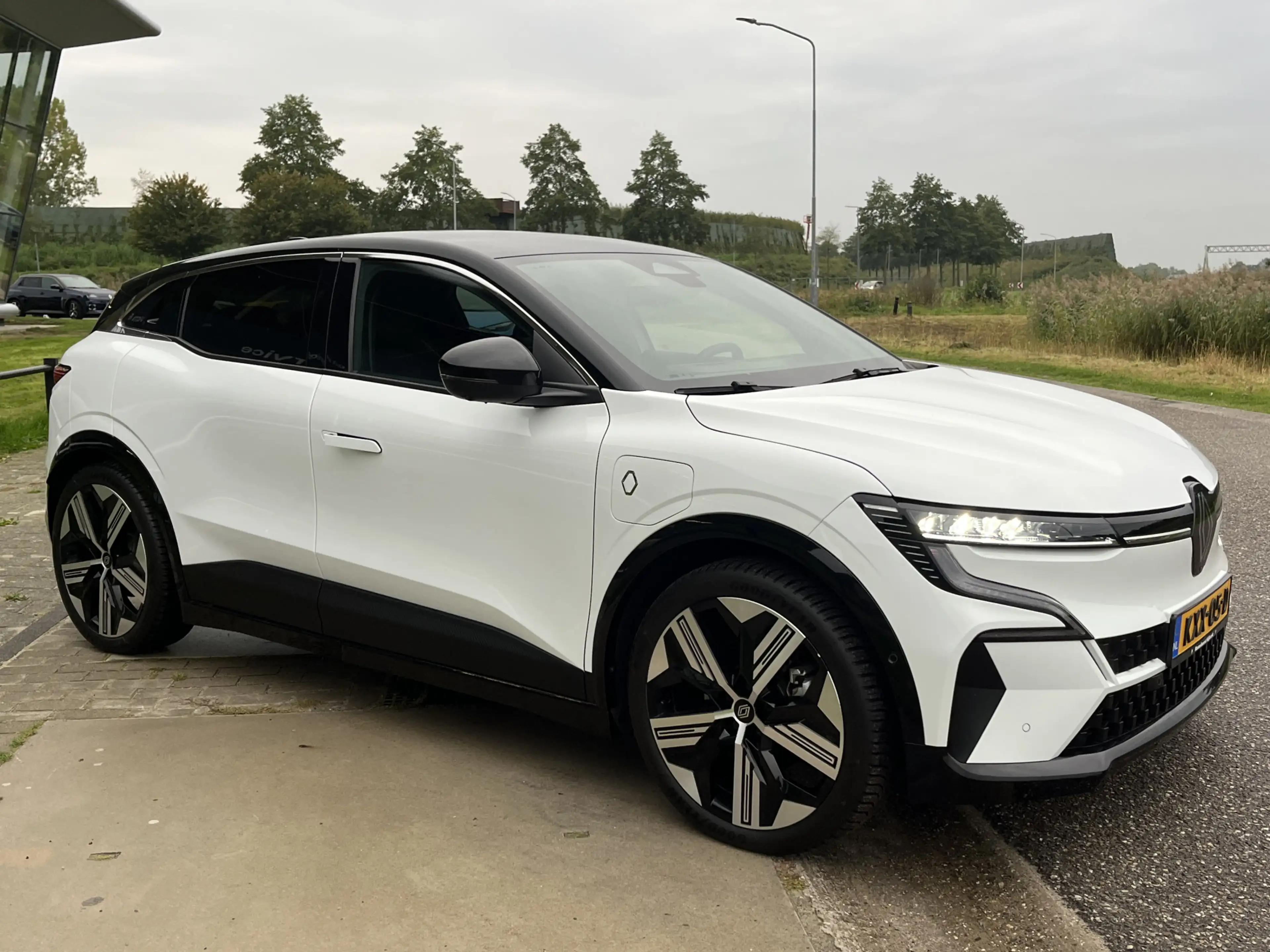 Renault Megane E-Tech EV60 Optimum Charge Iconic 220PK / 360 Camera / Wi — photo 5