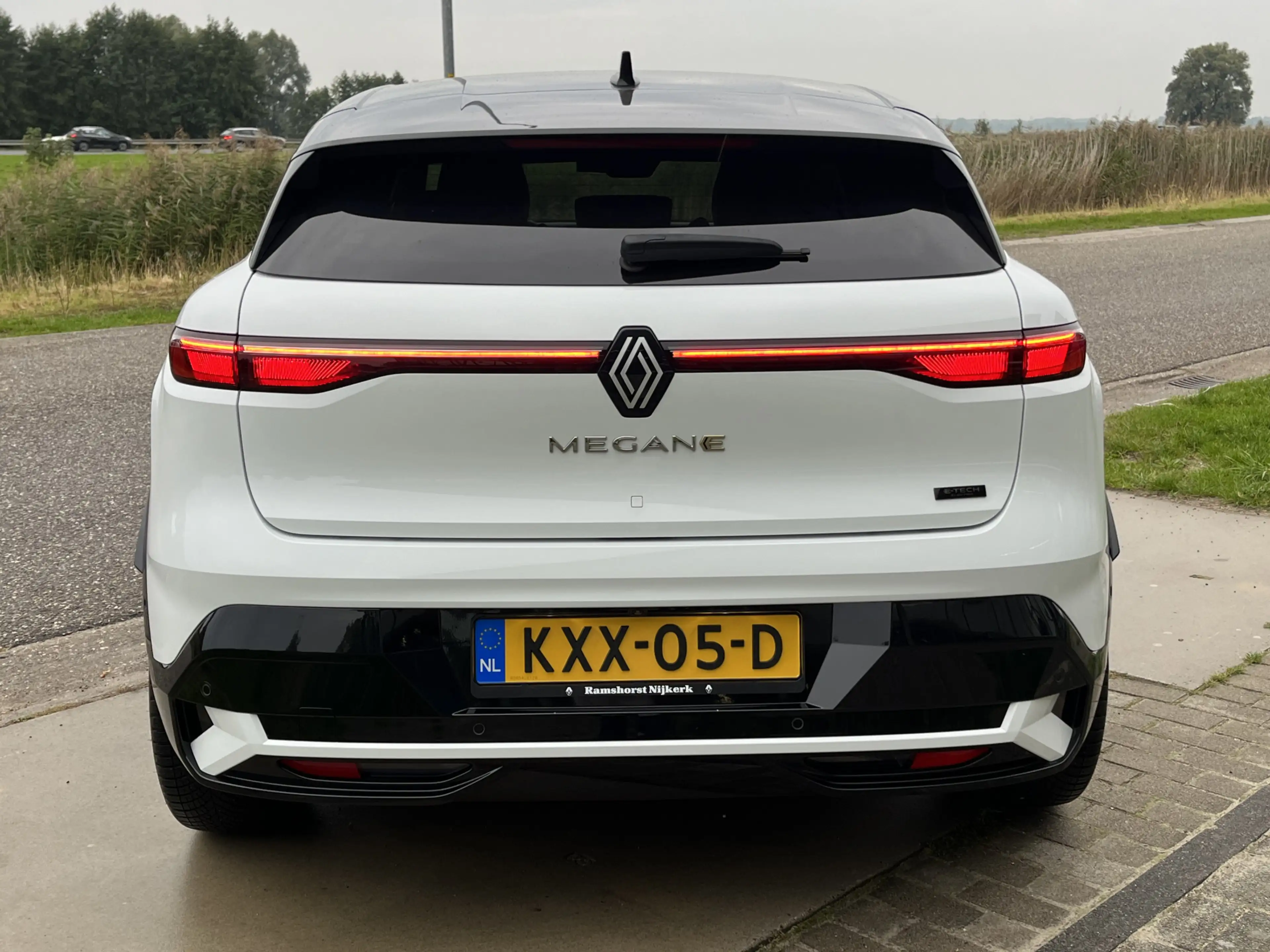 Renault Megane E-Tech EV60 Optimum Charge Iconic 220PK / 360 Camera / Wi — photo 8