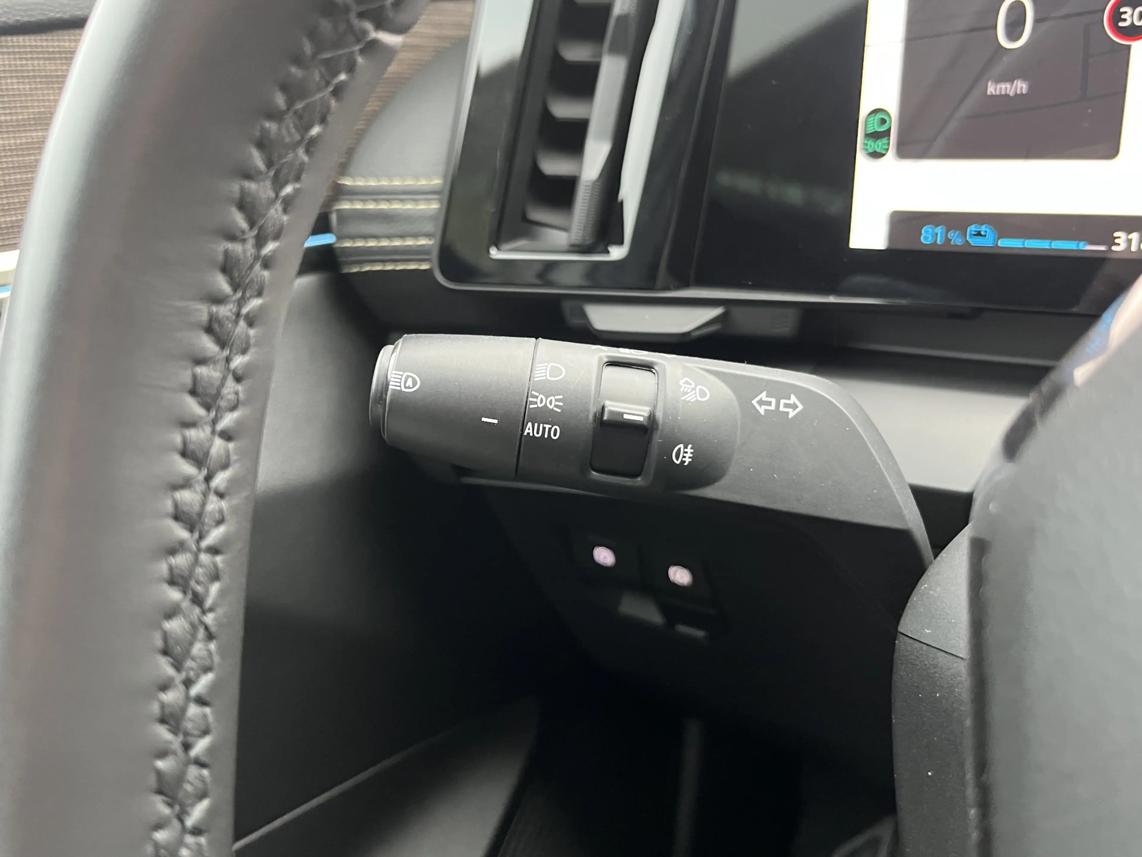 Renault Megane E-Tech EV60 Optimum Charge Iconic 220PK / 360 Camera / Wi — photo 24