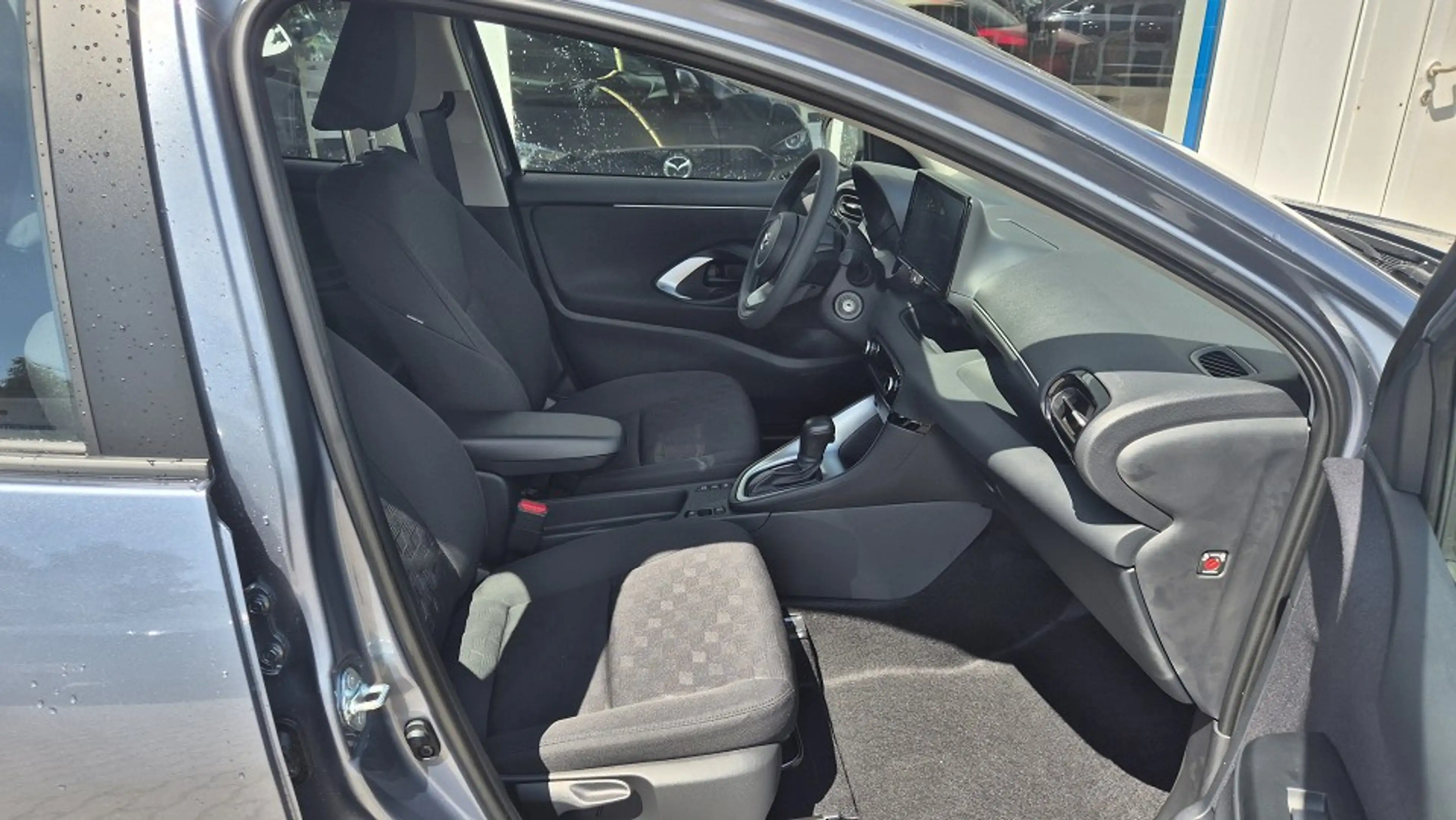 Mazda 2 Hybrid 1.5L Hybrid VVT-i 116 CVT FWD Prime-Line — photo 4