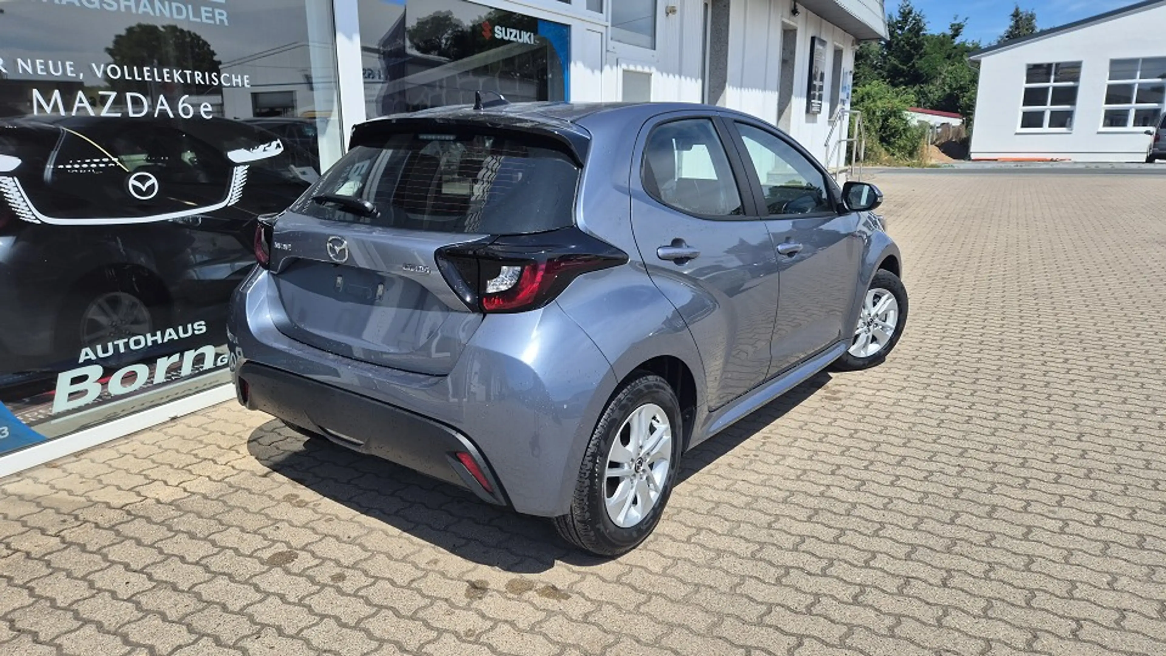 Mazda 2 Hybrid 1.5L Hybrid VVT-i 116 CVT FWD Prime-Line — photo 2