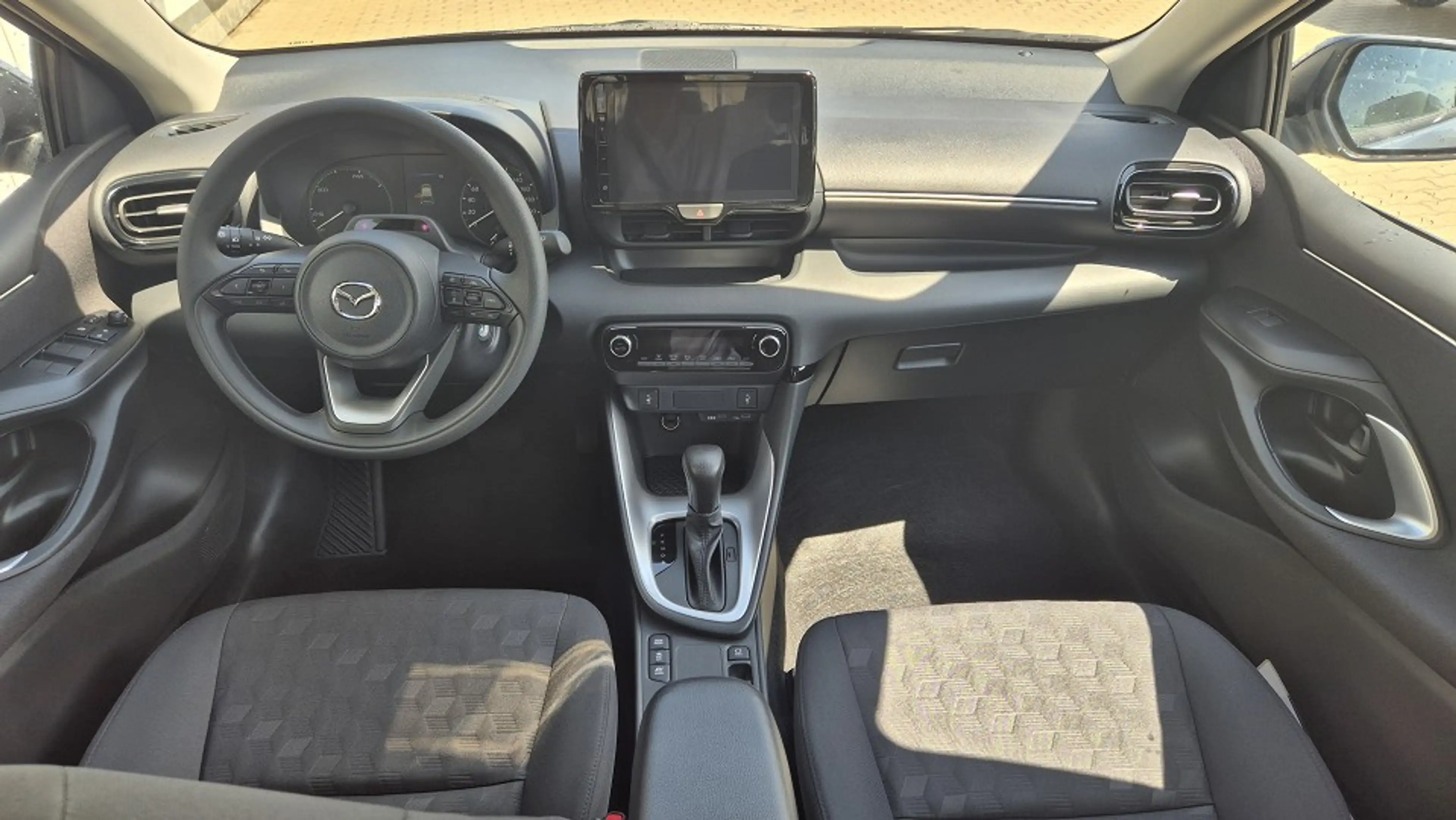 Mazda 2 Hybrid 1.5L Hybrid VVT-i 116 CVT FWD Prime-Line — photo 9
