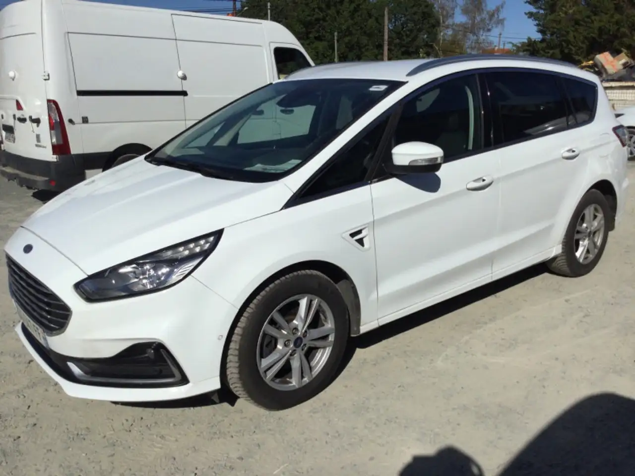 Ford S-Max 150CH SOCIÉTÉ — photo 1 of 15