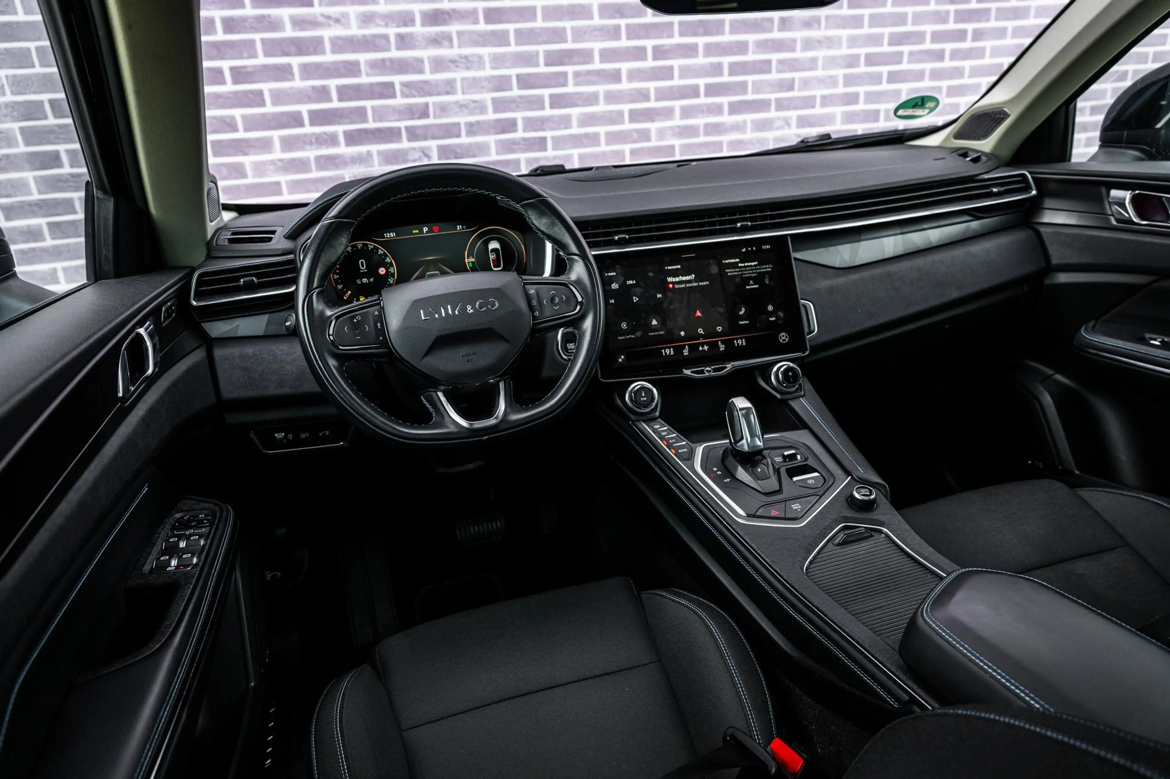 Lynk & Co 01 1.5 Plug-in Hybrid | Trekhaak | Panorama dak | Ada — photo 13