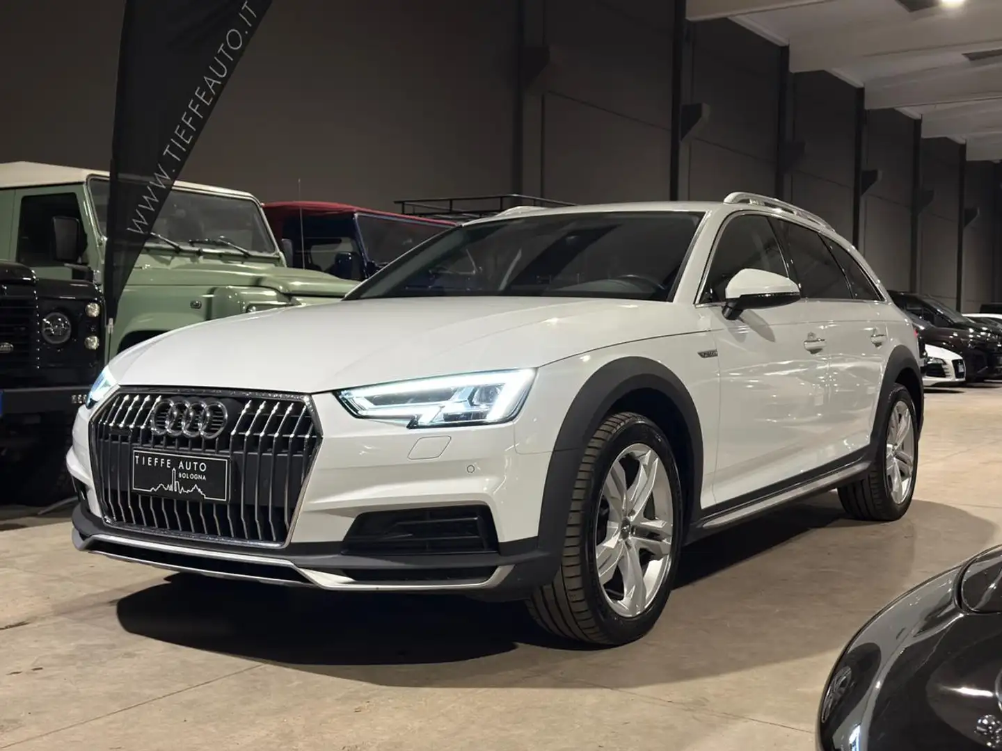 Audi A4 allroad 2.0 TDI 163 CV S tronic Business Bianco - 1