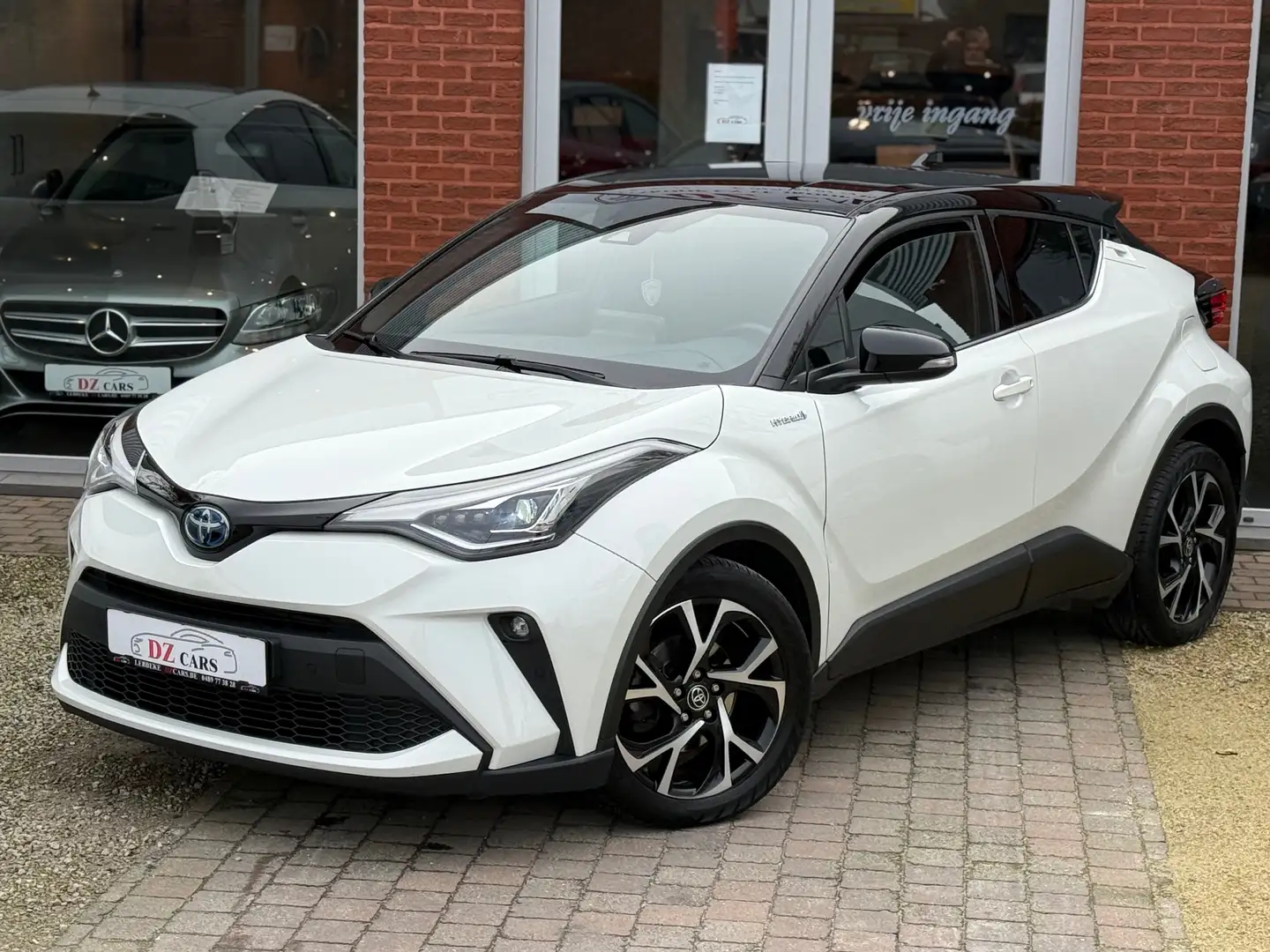 Toyota C-HR HYBRID 1.8I 98PK |✅ACC | LANE ASSIST | CAMERA | Weiß - 2