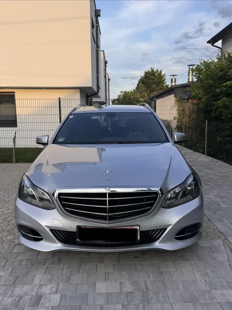 Mercedes-Benz E 220 - 1