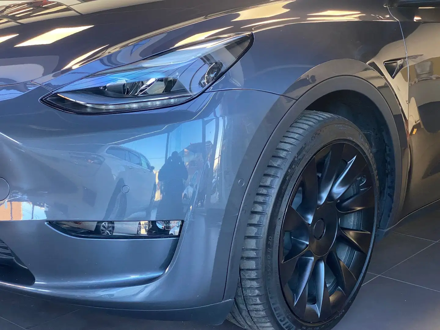 Tesla Model Y 72.5 kWh Dual Motor Performance (377 kW) Gris - 2
