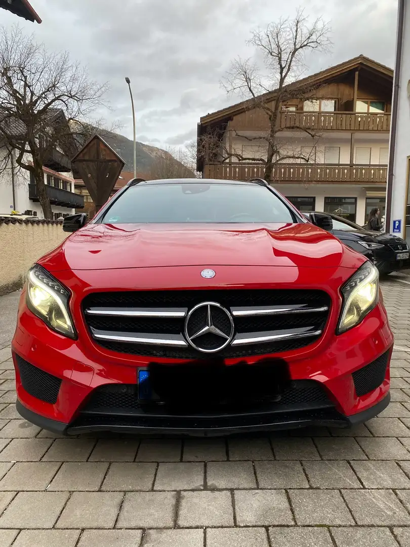 Mercedes-Benz GLA 220 CDI 4Matic 7G-DCT AMG Line Red - 2