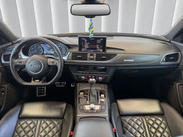 Audi A6 view 11