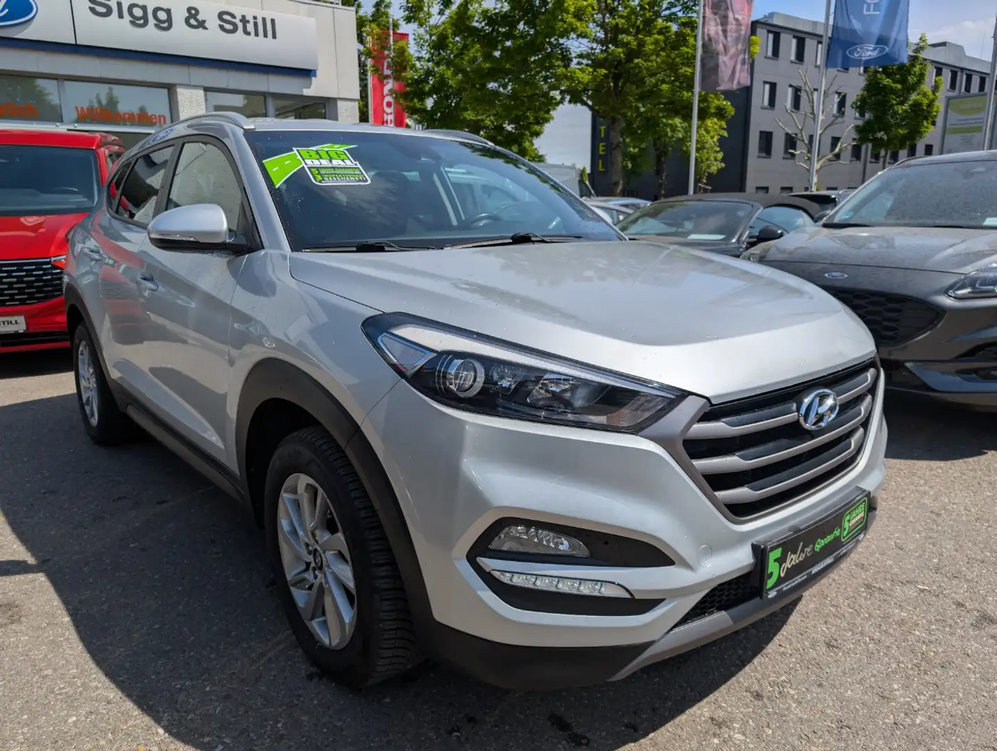 Hyundai TUCSON 1.6 Intro Edition 4x4 NAV*KLIMAAUT*SHZ*PDC Gümüş rengi - 2
