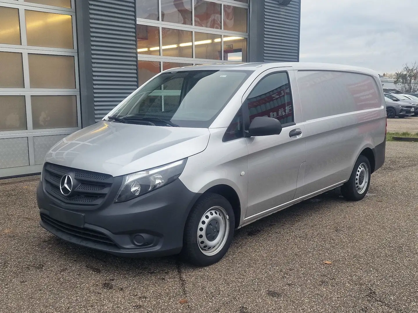 Mercedes-Benz Vito Kasten 111 CDI lang Klima Werkstatt Silver - 1