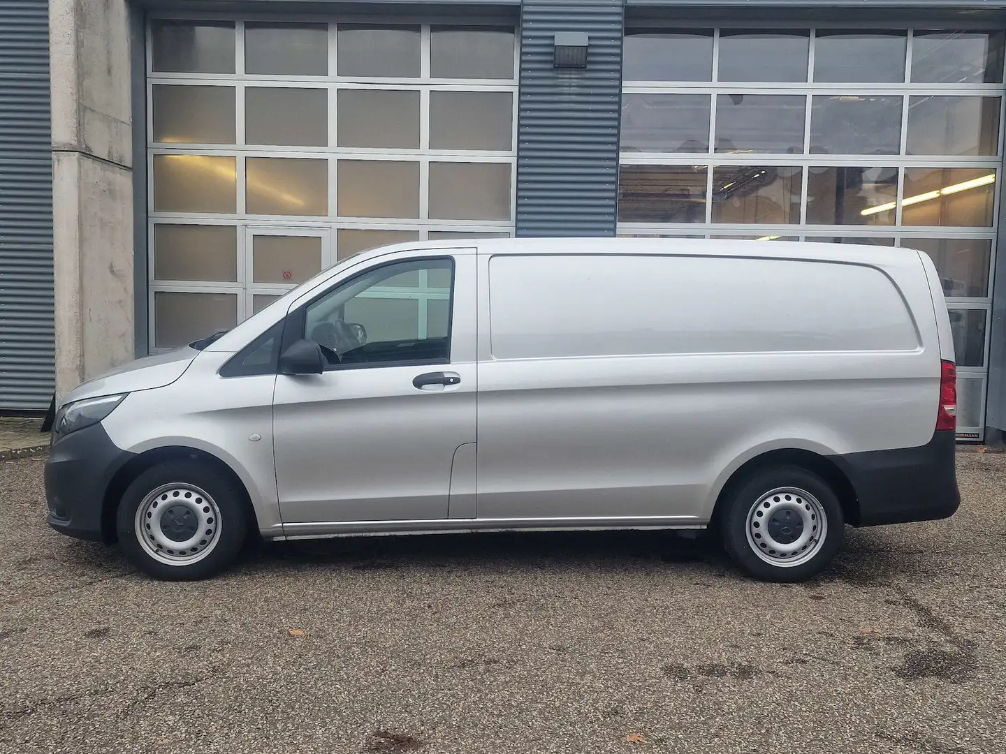 Mercedes-Benz Vito Kasten 111 CDI lang Klima Werkstatt Silver - 2