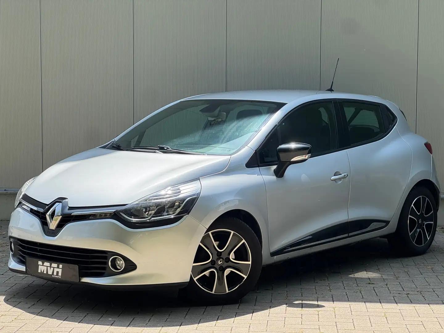 Renault Clio Renault Clio 0.9 TCe 2015 Dynamique - Navi - Cruis Grijs - 1