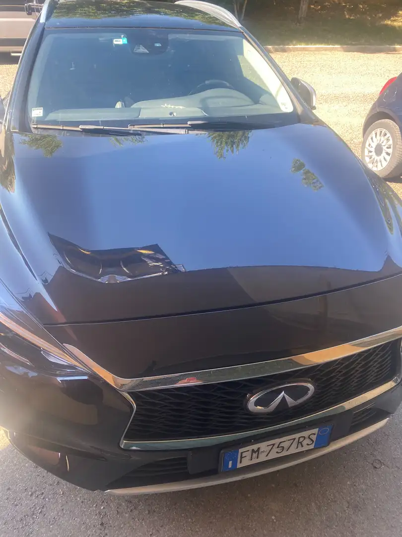 Infiniti Q30 Q30 1.5d Business Executive 109cv Чорний - 1