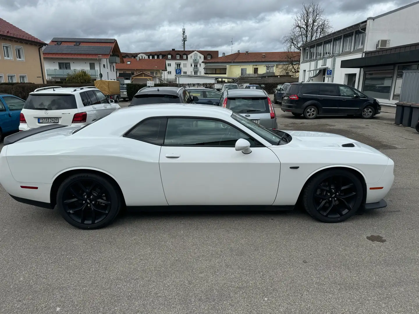 Dodge Challenger SRT Line - 1