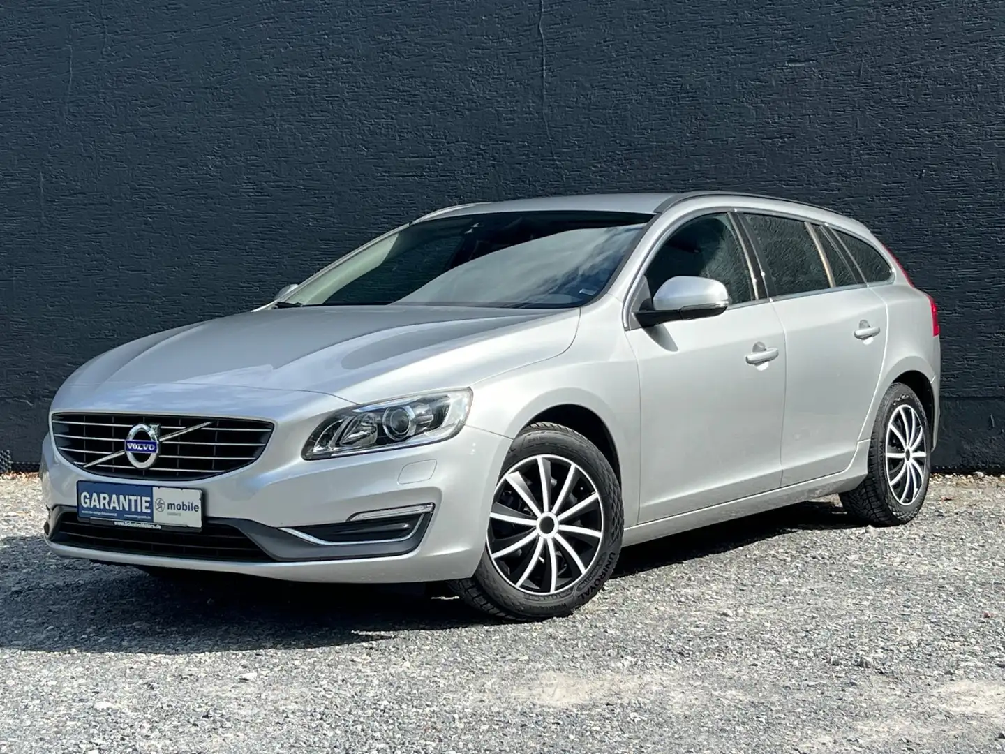 Volvo V60 Bi-Fuel 2.0 *CNG-ERDGAS* Navi SHZ LED Aut. Gris - 1
