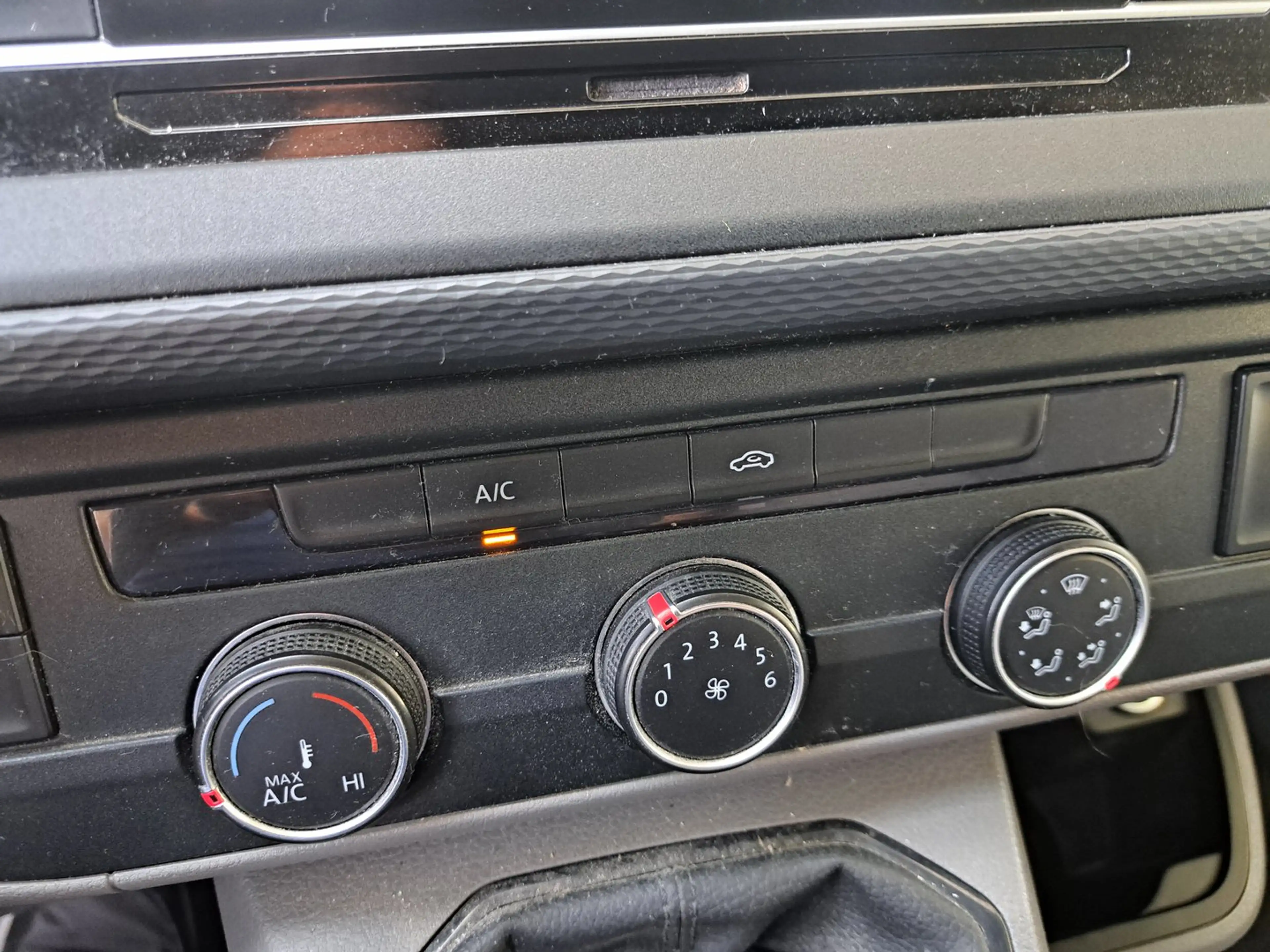 Volkswagen T6.1 Transporter VW Transporter T6.1 Kastenwagen Entry LR TDI — photo 12