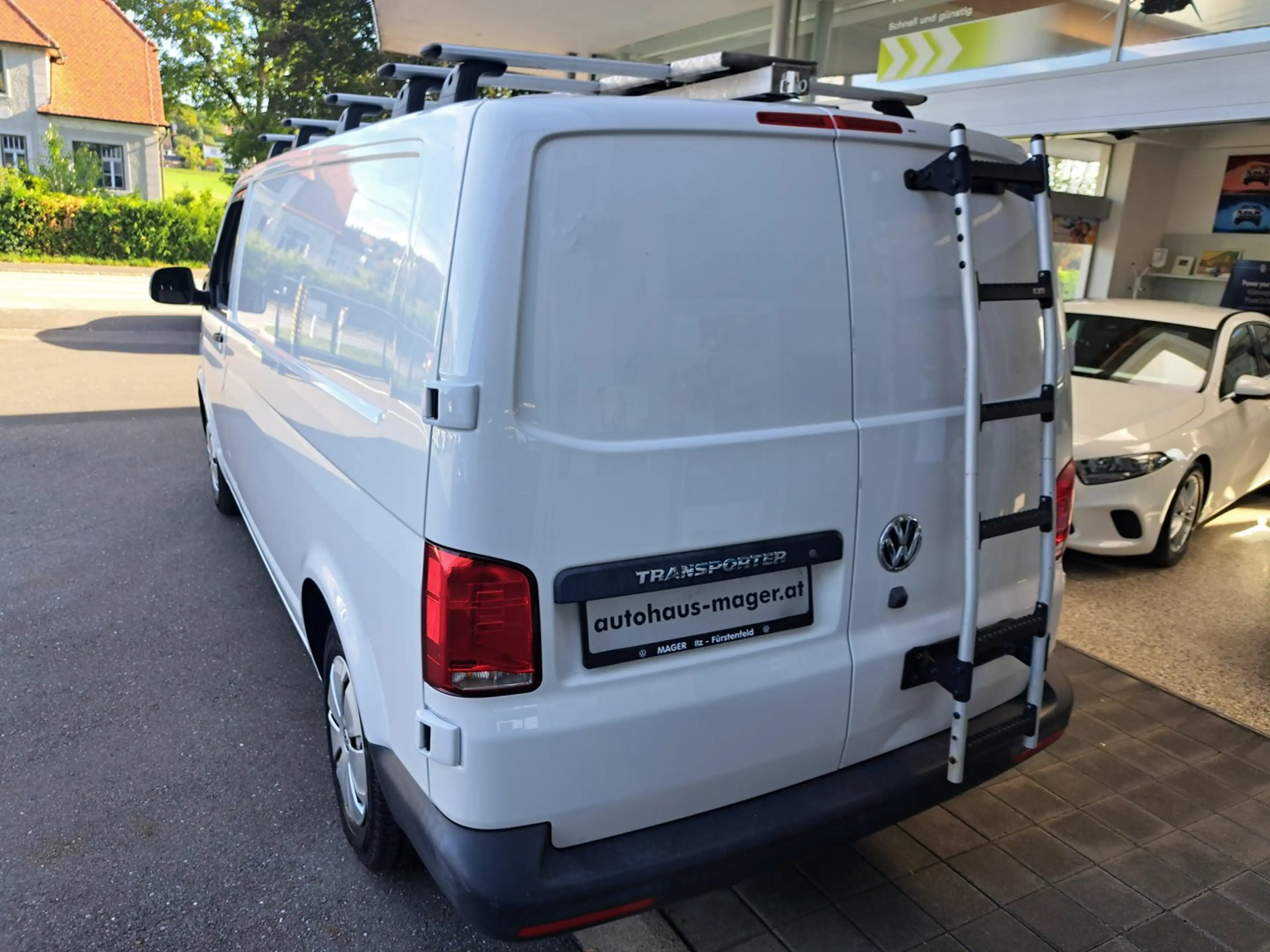 Volkswagen T6.1 Transporter VW Transporter T6.1 Kastenwagen Entry LR TDI — photo 4