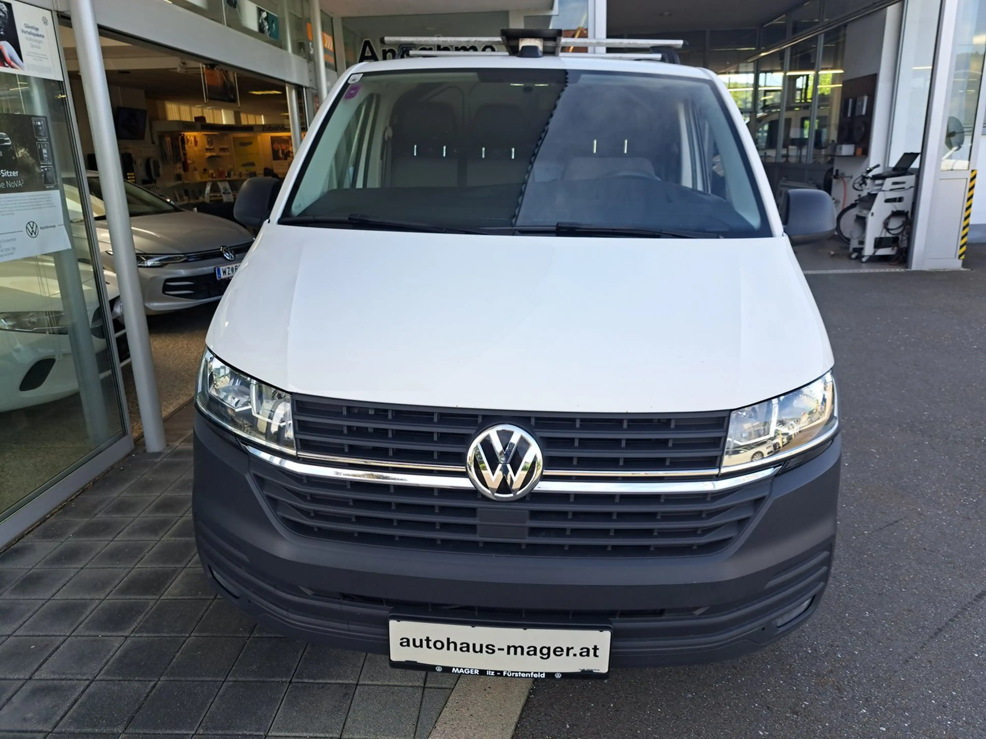 Volkswagen T6.1 Transporter VW Transporter T6.1 Kastenwagen Entry LR TDI — photo 2