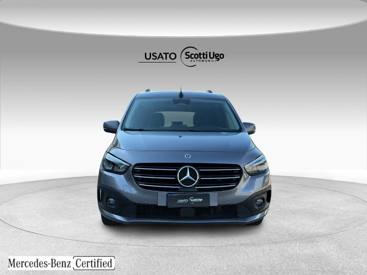 Mercedes-Benz 180d Sport Šedá - 2