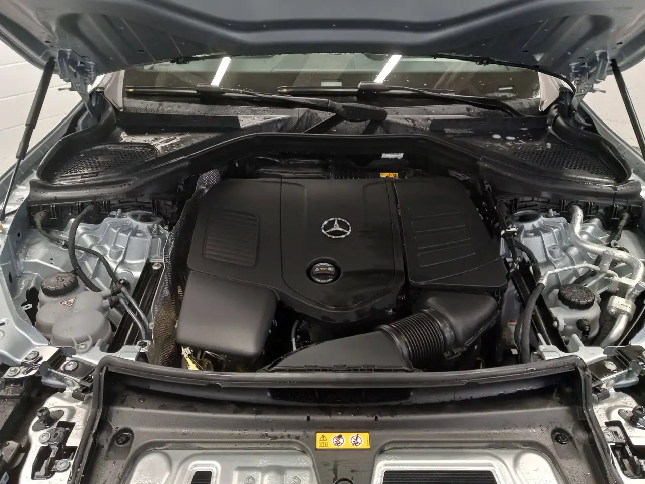 Mercedes-Benz GLC снимка Mercedes-Benz GLC
