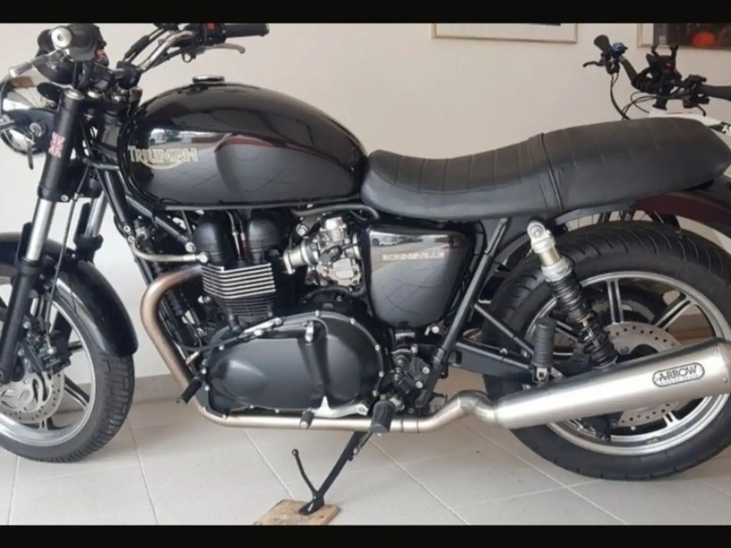 Triumph Bonneville T100 Noir - 1