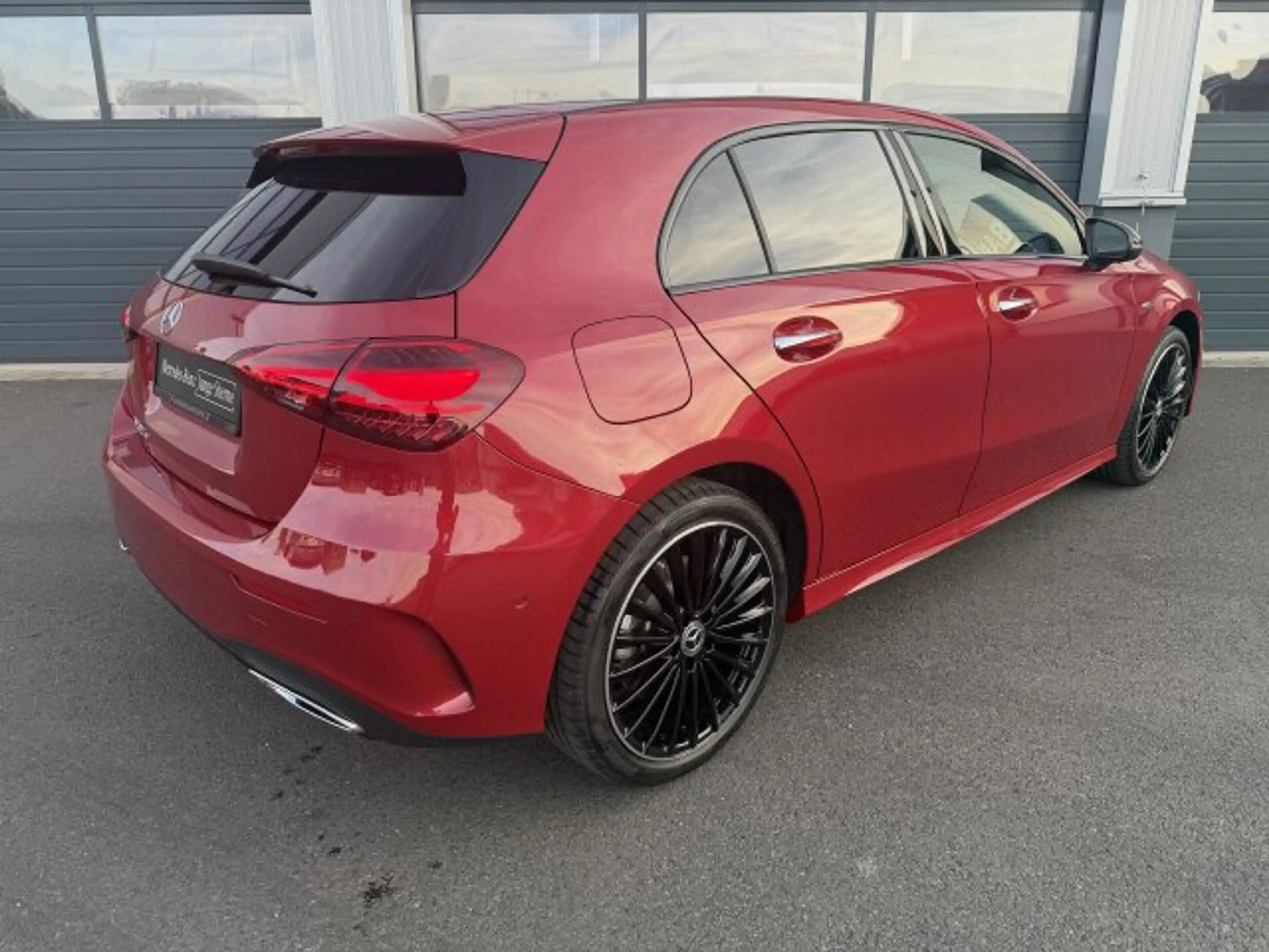 Mercedes-Benz A 250 A 250 e AMG Night Multibeam Distronic Sound 19" — photo 5