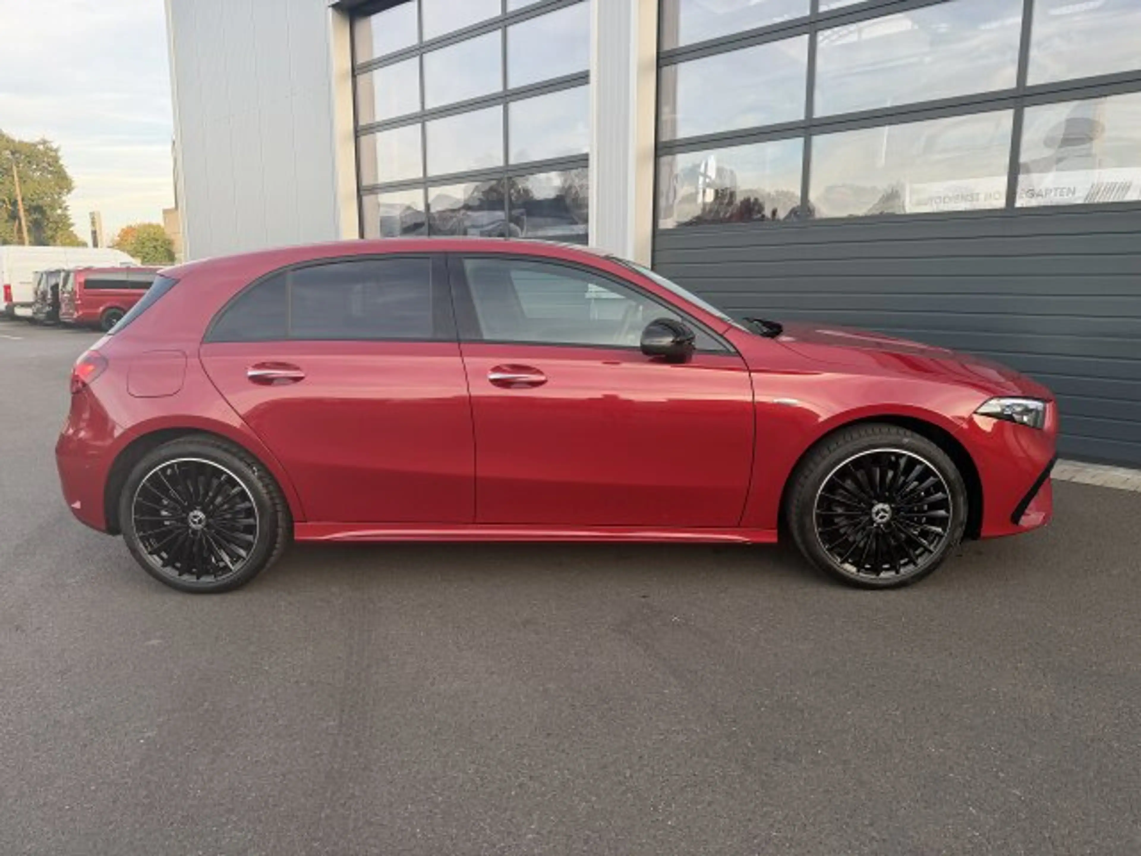 Mercedes-Benz A 250 A 250 e AMG Night Multibeam Distronic Sound 19" — photo 6