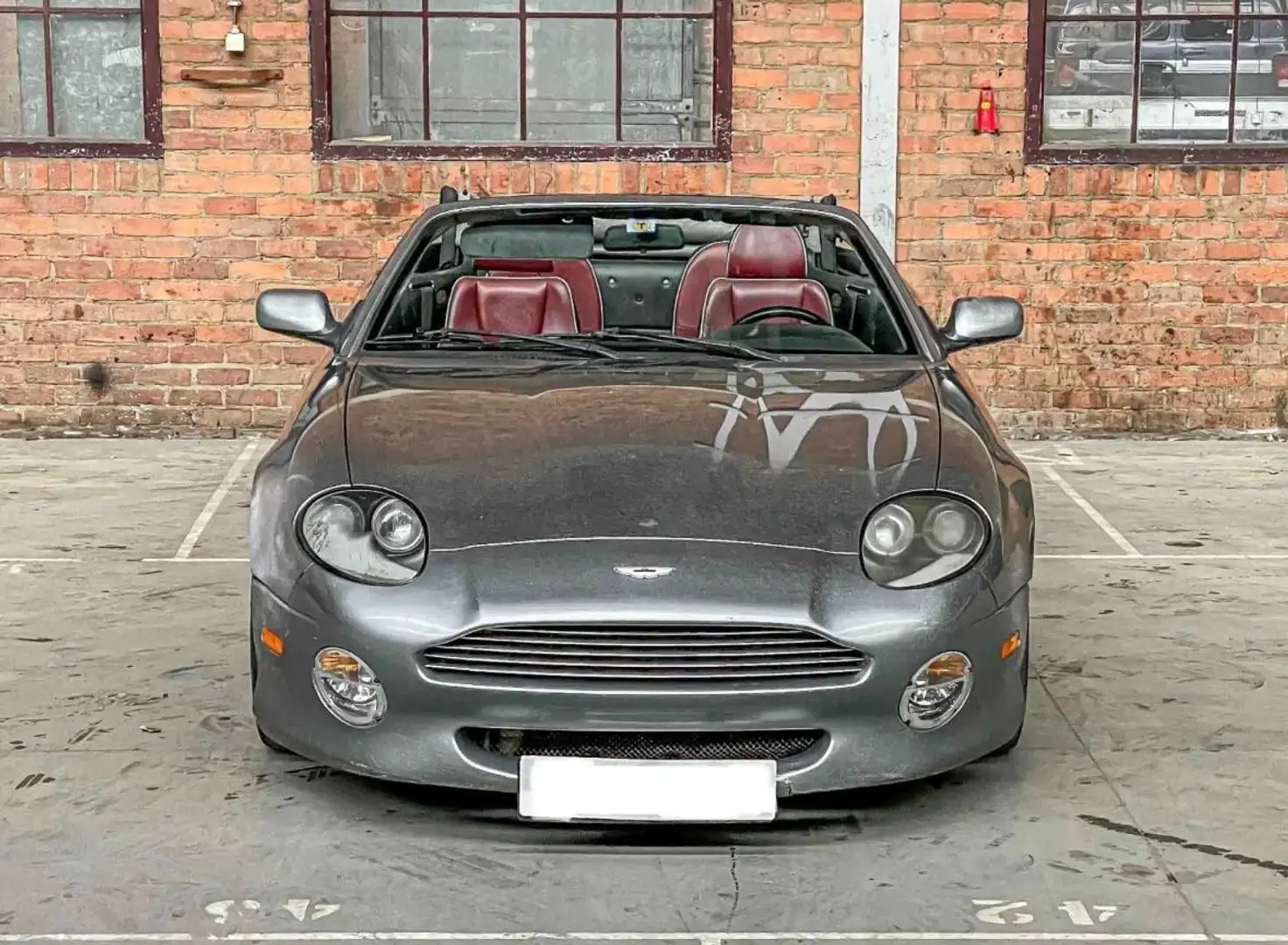 Aston Martin DB7 Vantage 5.9 V12 Grau - 2