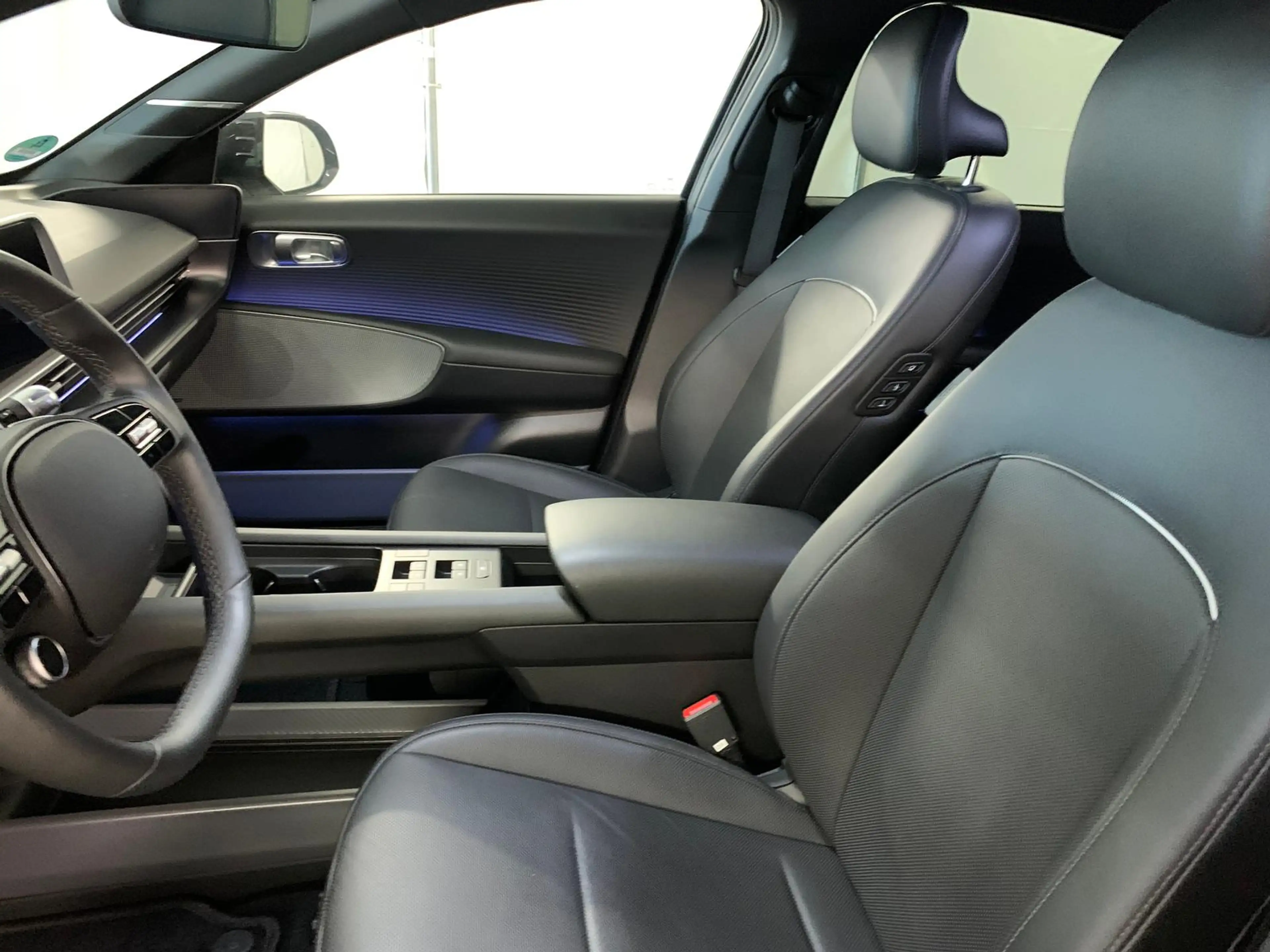 Hyundai IONIQ 6 Uniq 4WD Garantie|Matrix|ACC|HUD|Memory — photo 12