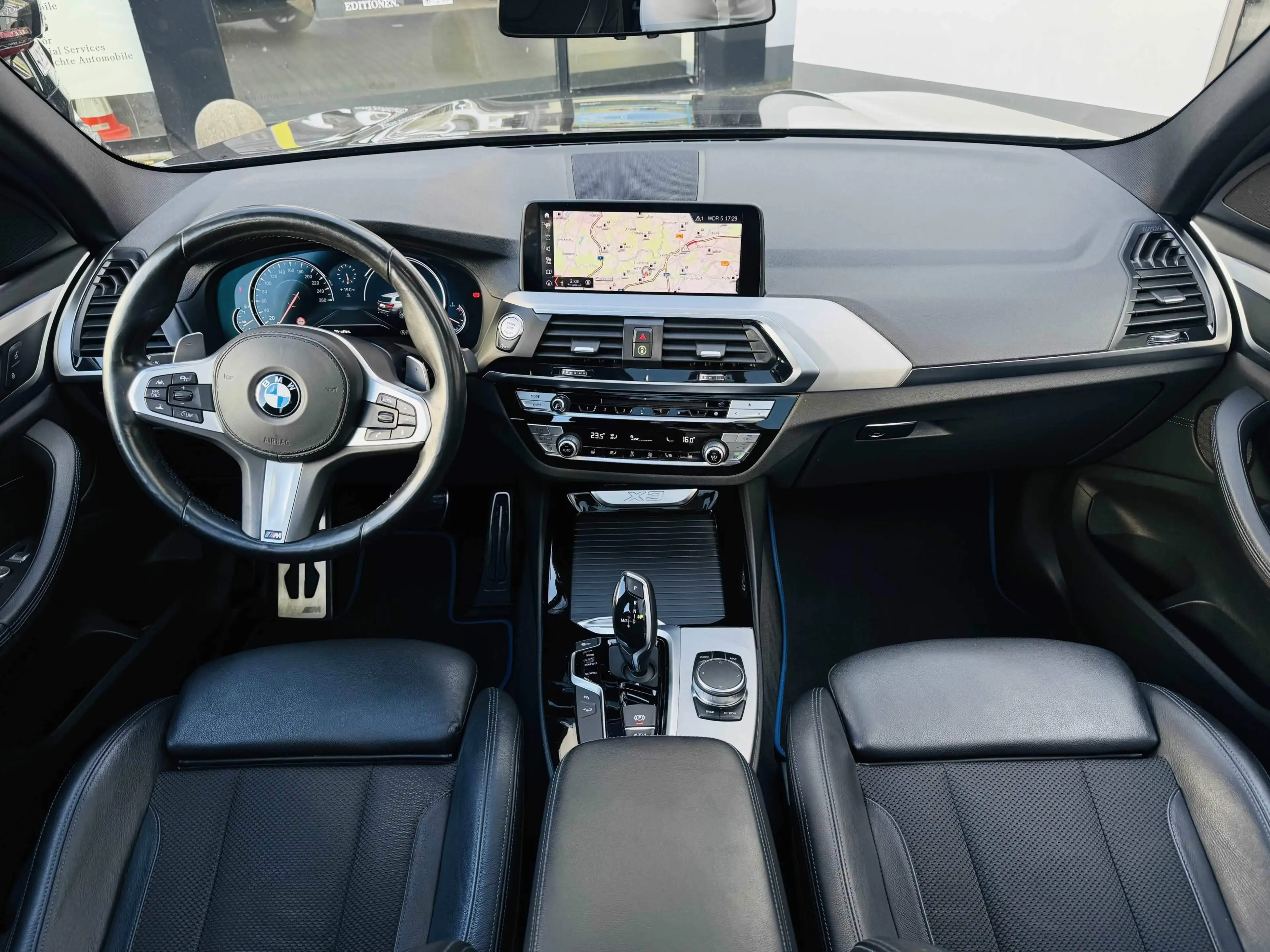 BMW X3 xDrive20i M Sport AdapLED DA+ PA Pano ACC HiFi — photo 3
