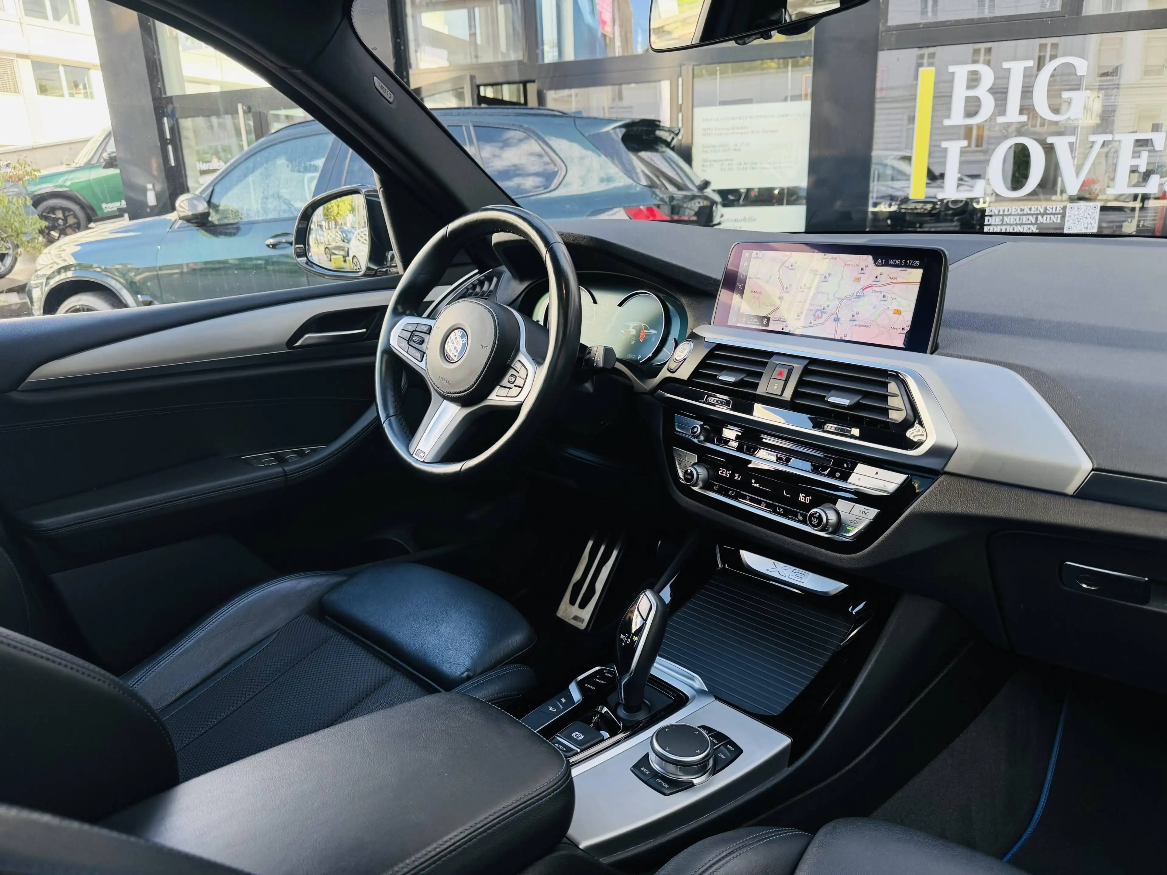 BMW X3 xDrive20i M Sport AdapLED DA+ PA Pano ACC HiFi — photo 5