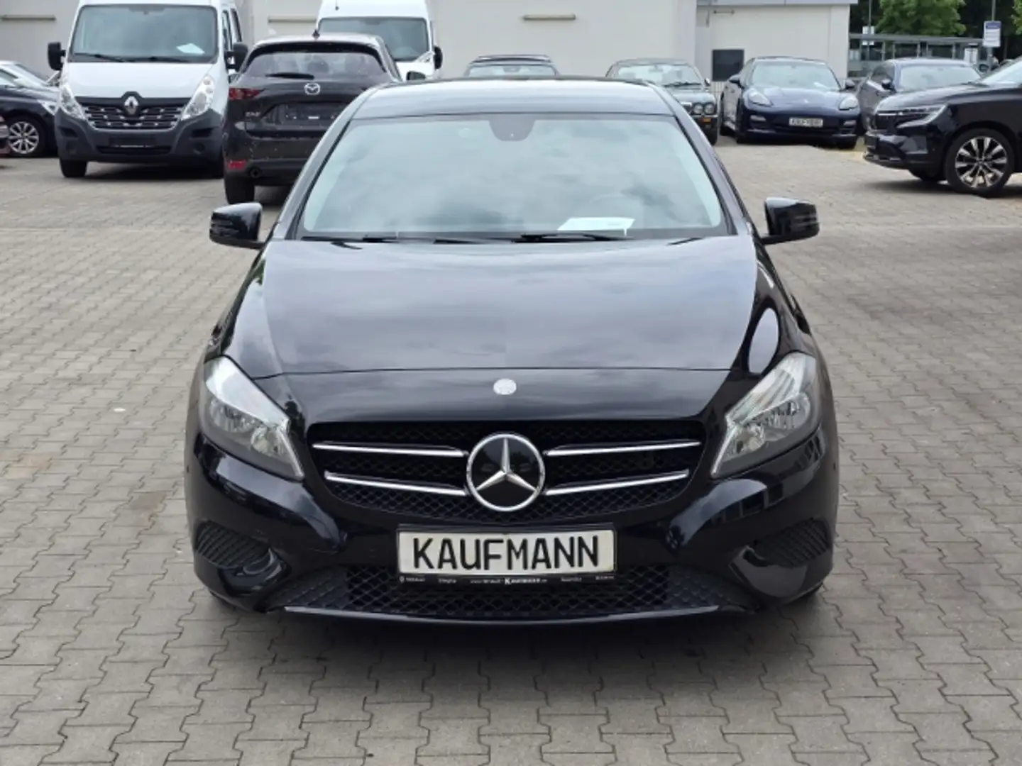Mercedes-Benz A 180 BlueEfficiency Klimaautom Parklenkass. Notbremsass Noir - 2