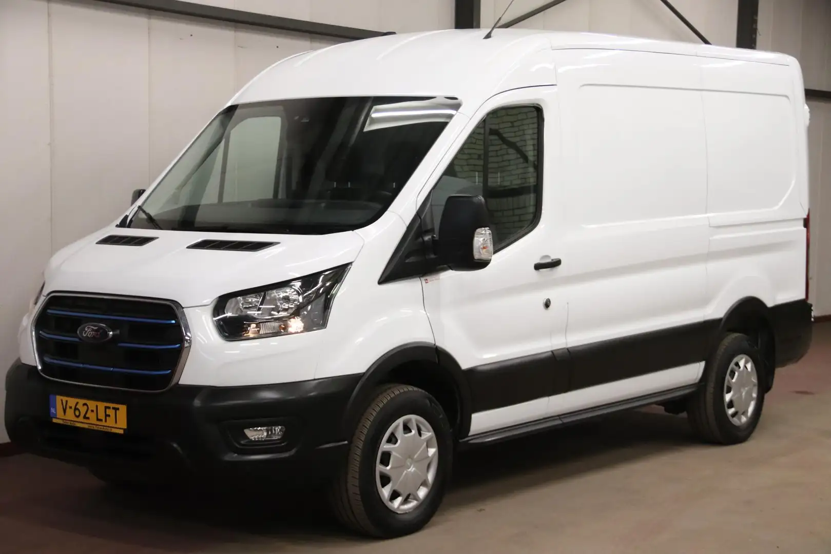 Ford E-Transit 425 L2H2 Trend 68 kWh Blanc - 1