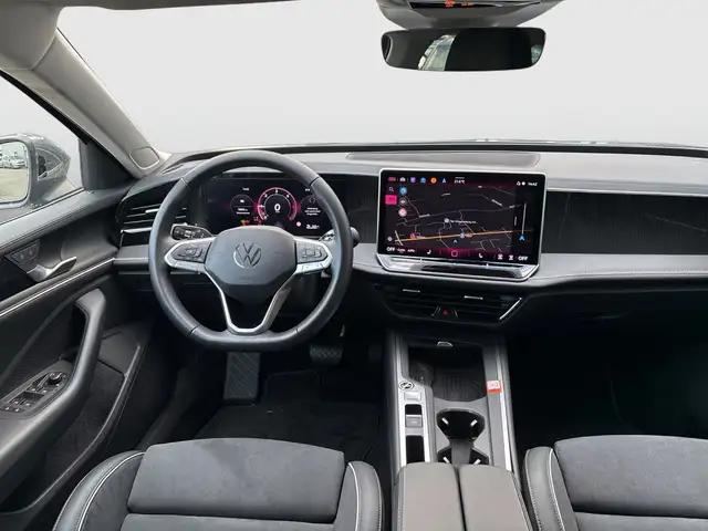 Volkswagen Passat view 9