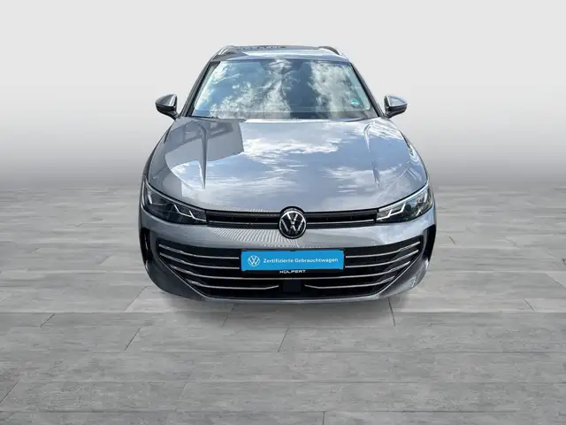 Volkswagen Passat view 8