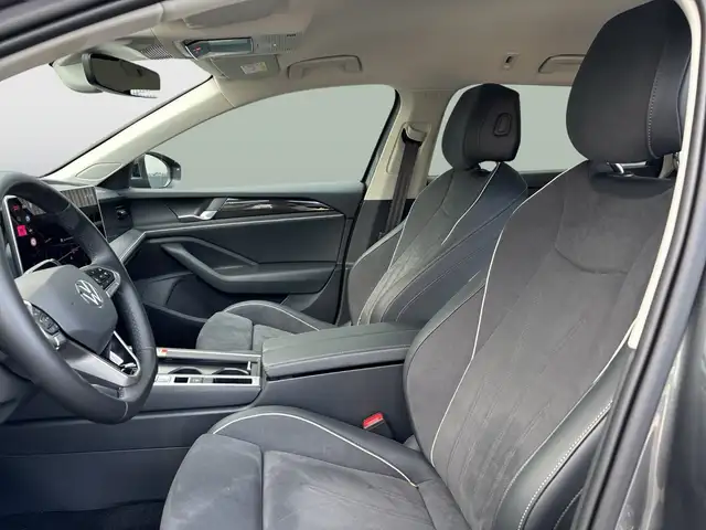 Volkswagen Passat view 10