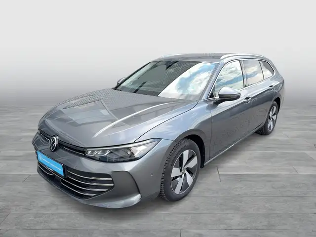 Volkswagen Passat view 2