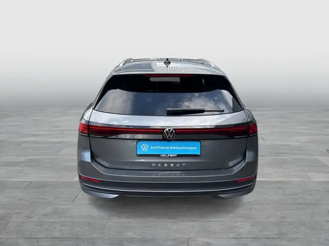 Volkswagen Passat view 5