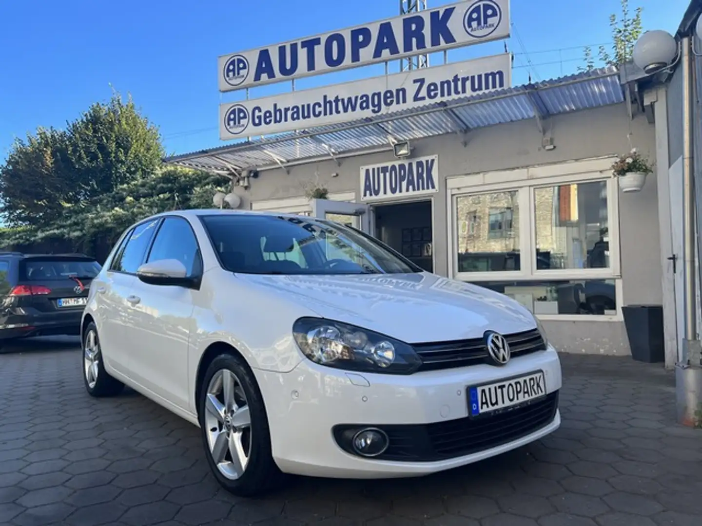 Volkswagen Golf 1.4 TSI DSG Highline*Navi*Xenon*PDC*Alu Weiß - 1