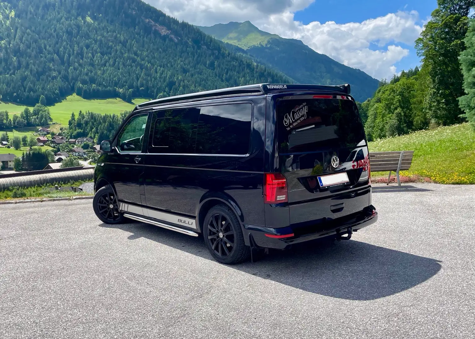 Volkswagen T6.1 Transporter Camper mit Küche Kühlschrank und Markise Schwarz - 2