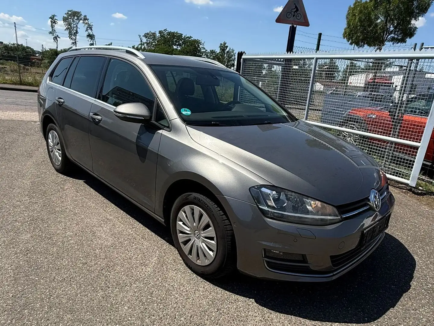 Volkswagen Golf Variant VII Highline BMT Automatik Grau - 1