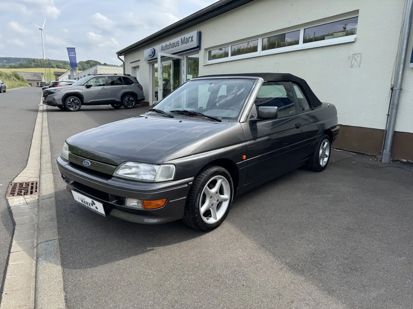 Ford Escort Cabrio Grau - 1